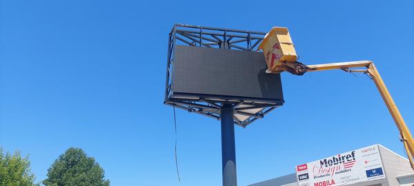 Ecran LED exterior